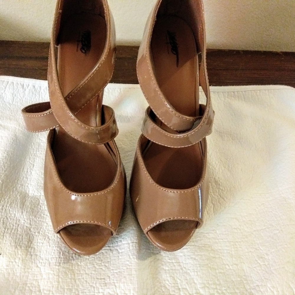 Tan heels